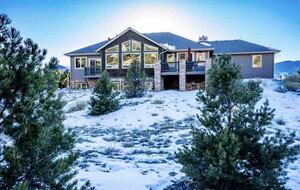Spacious Buena Vista Escape with Hot Tub & Game Room - Buena Vista, Colorado