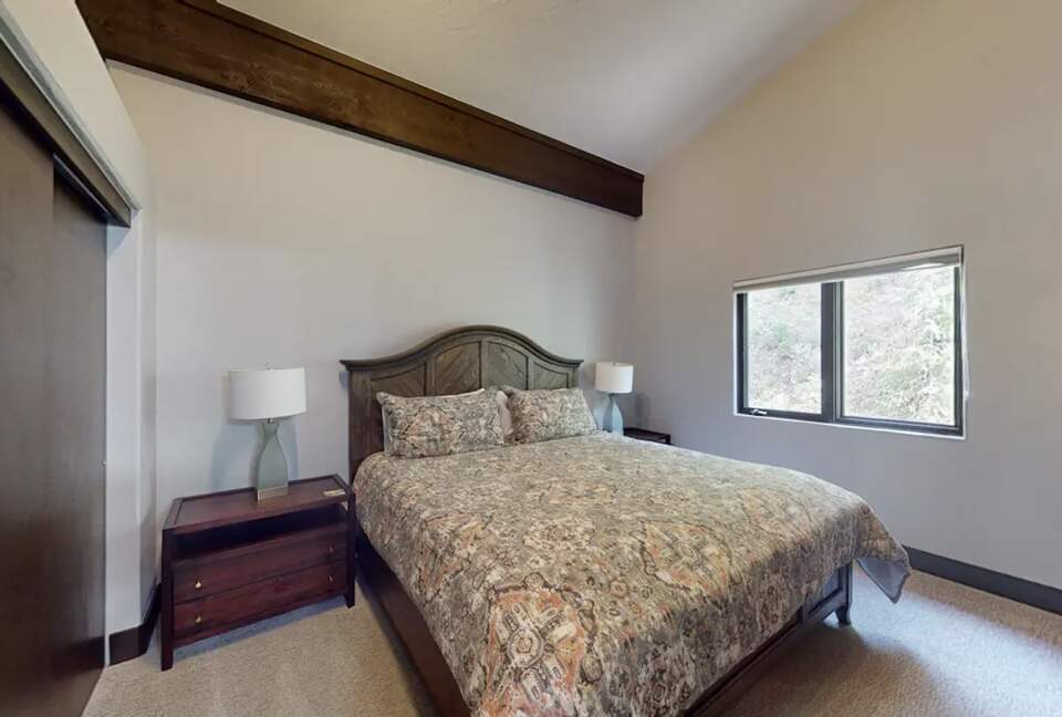 King bedroom 2
