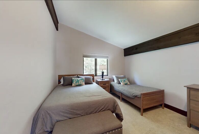 Queen and twin bedroom 3