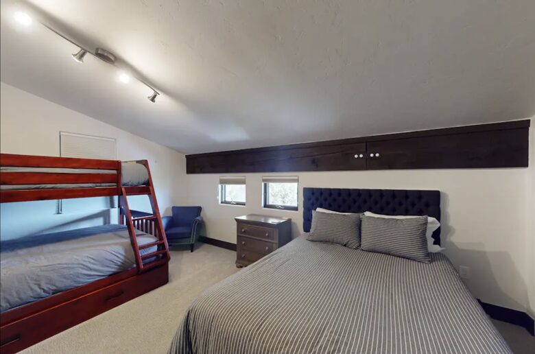 Queen full and twin bedroom 4