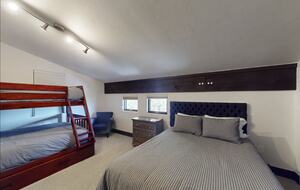 Queen full and twin bedroom 4