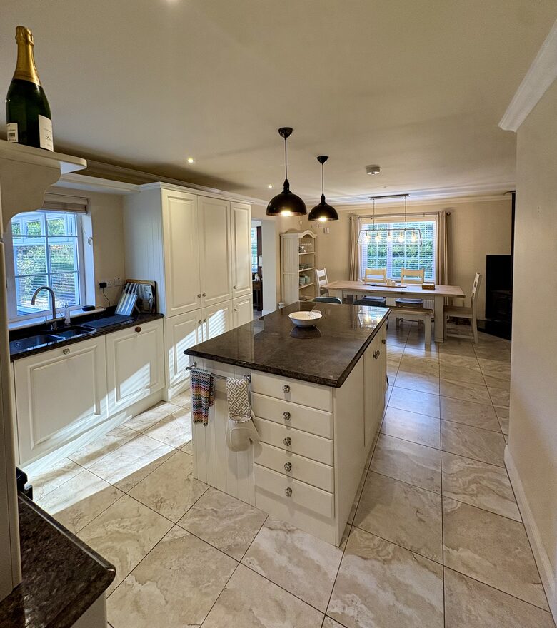 Charming Irish Escape with Private Gardens - Mucksna, Ireland