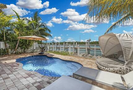 Coastal Keys Getaway with Balconies & Gulffront Living - Marathon, Florida