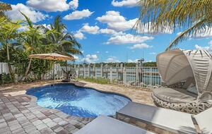 Coastal Keys Getaway with Balconies & Gulffront Living - Marathon, Florida