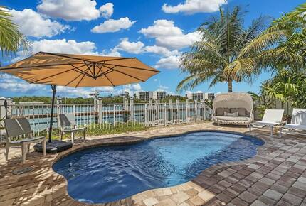 Coastal Keys Getaway with Balconies & Gulffront Living - Marathon, Florida