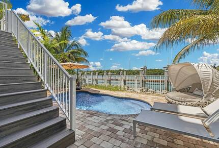 Coastal Keys Getaway with Balconies & Gulffront Living - Marathon, Florida