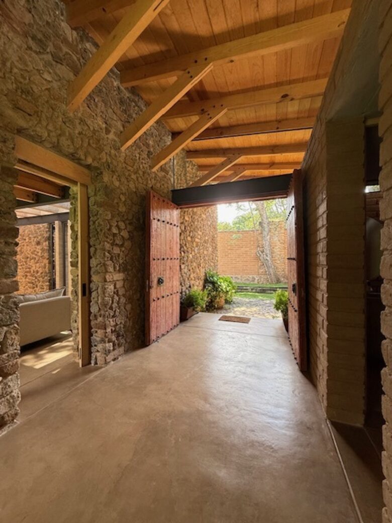 Modern Adobe Residence in Historic Malinalco - Malinalco, Mexico