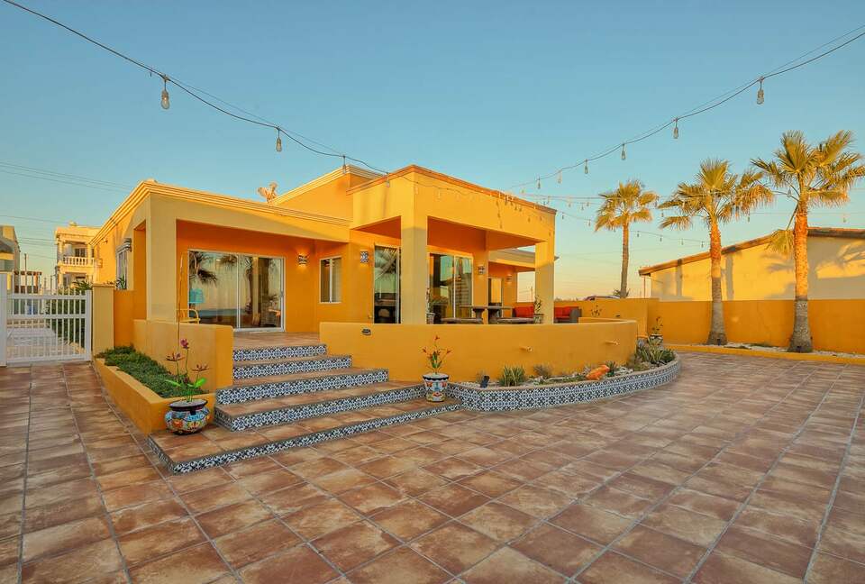 Exquisite Beachfront Escape in Las Conchas - Puerto Penasco, Mexico