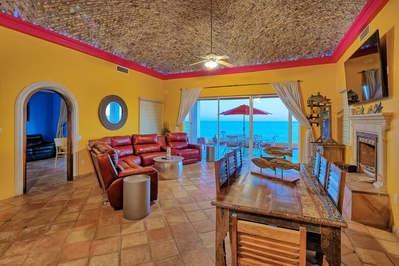 Exquisite Beachfront Escape in Las Conchas - Puerto Penasco, Mexico