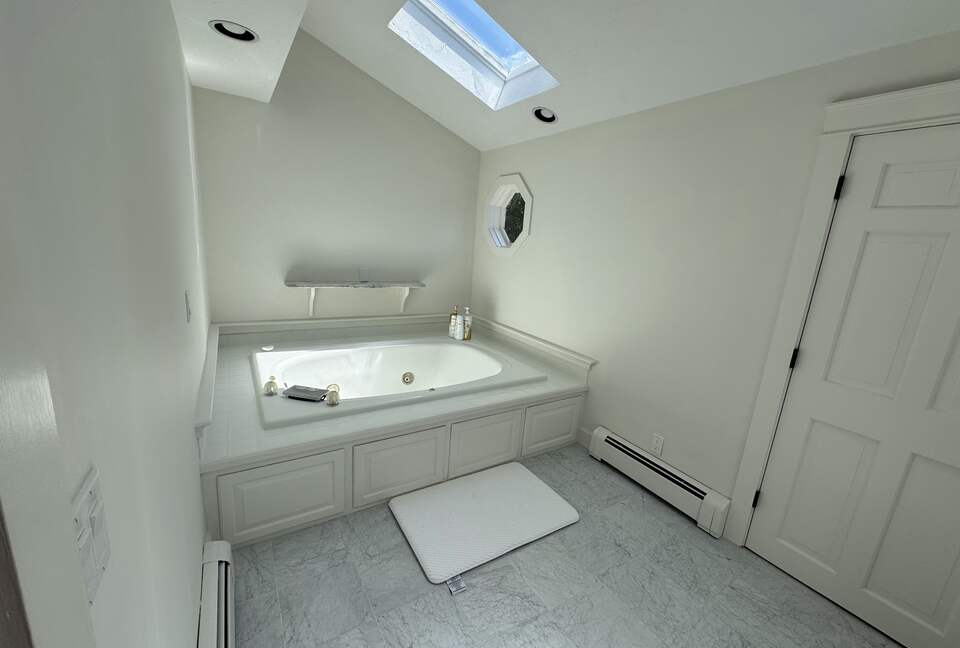 Cape Cod Elegance with Sunset Views over the Bay - Falmouth, Massachusetts