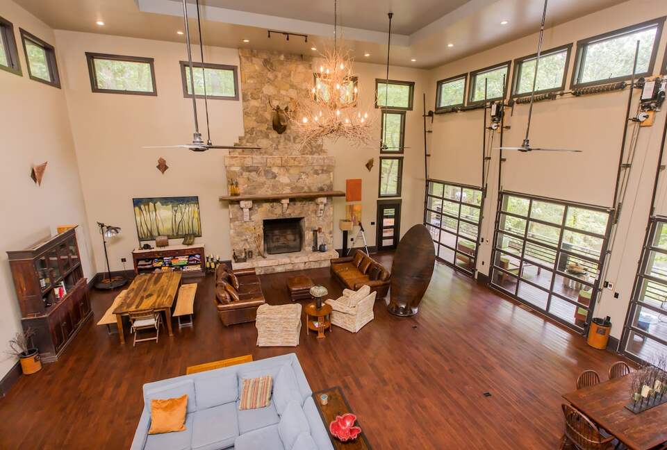 Architectural Retreat with Panoramic Views - Huddleston, Virginia