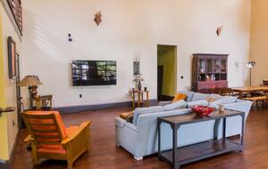 Architectural Retreat with Panoramic Views - Huddleston, Virginia