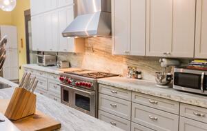 Architectural Retreat with Panoramic Views - Huddleston, Virginia