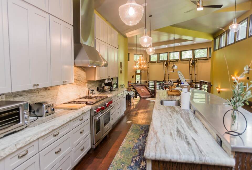 Architectural Retreat with Panoramic Views - Huddleston, Virginia