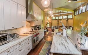 Architectural Retreat with Panoramic Views - Huddleston, Virginia