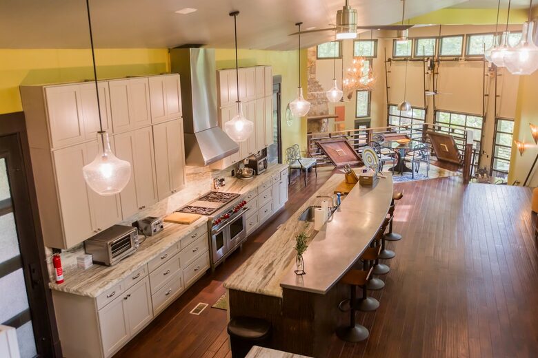 Architectural Retreat with Panoramic Views - Huddleston, Virginia