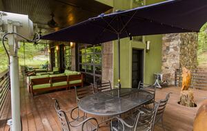 Architectural Retreat with Panoramic Views - Huddleston, Virginia