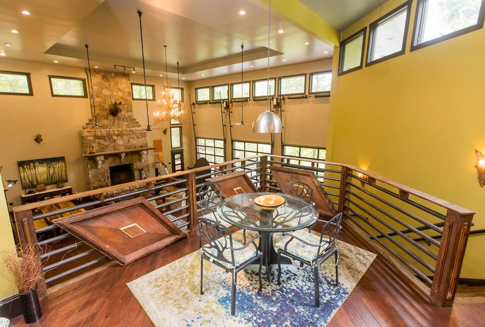 Architectural Retreat with Panoramic Views - Huddleston, Virginia