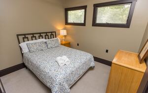 Architectural Retreat with Panoramic Views - Huddleston, Virginia