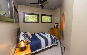 Architectural Retreat with Panoramic Views - Huddleston, Virginia