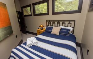 Architectural Retreat with Panoramic Views - Huddleston, Virginia