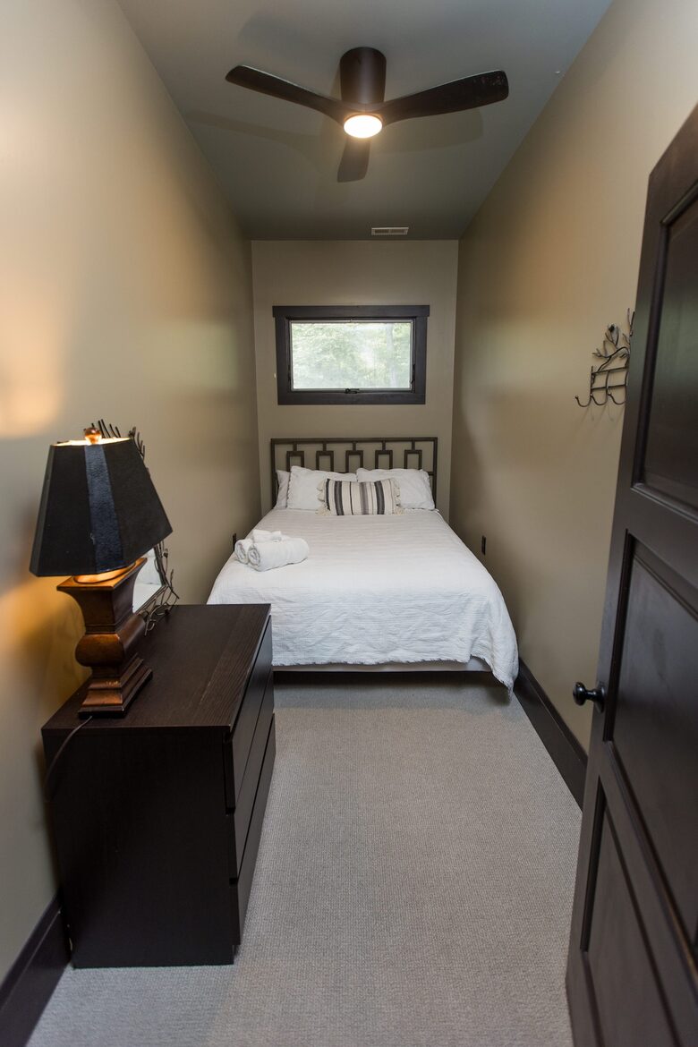 Architectural Retreat with Panoramic Views - Huddleston, Virginia