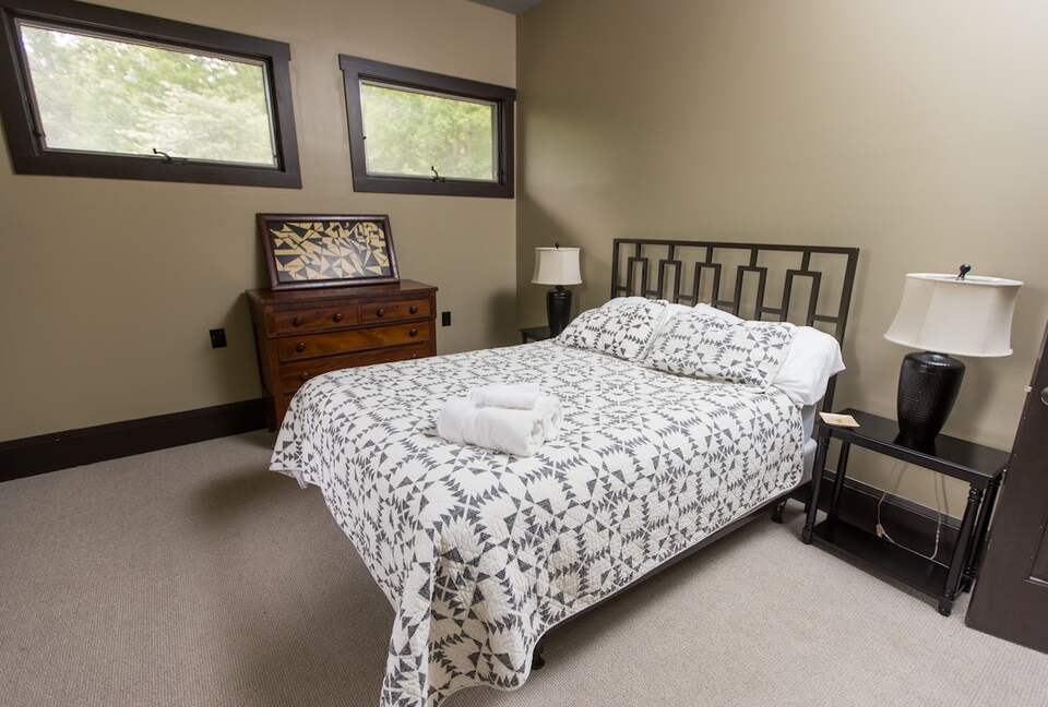 Architectural Retreat with Panoramic Views - Huddleston, Virginia