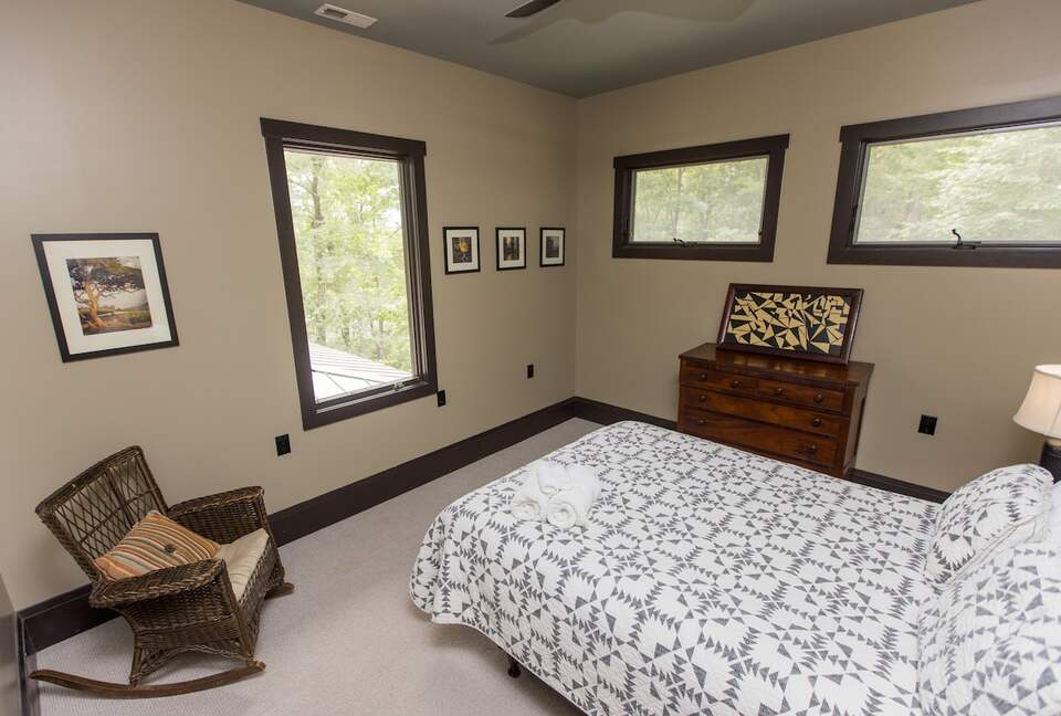 Architectural Retreat with Panoramic Views - Huddleston, Virginia