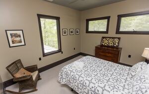 Architectural Retreat with Panoramic Views - Huddleston, Virginia