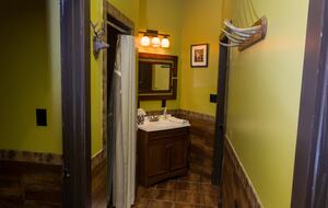 Architectural Retreat with Panoramic Views - Huddleston, Virginia