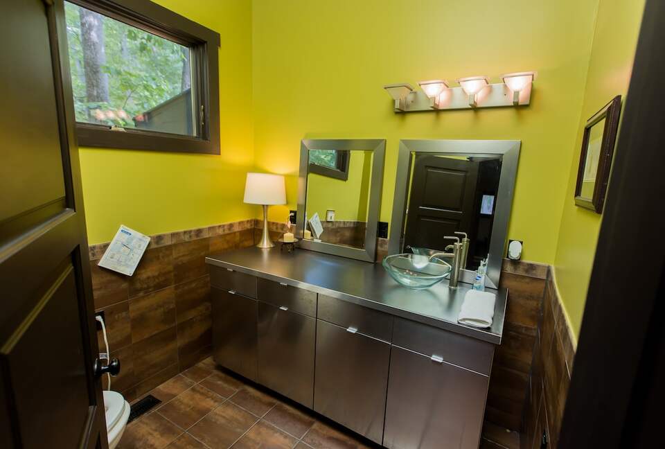 Architectural Retreat with Panoramic Views - Huddleston, Virginia