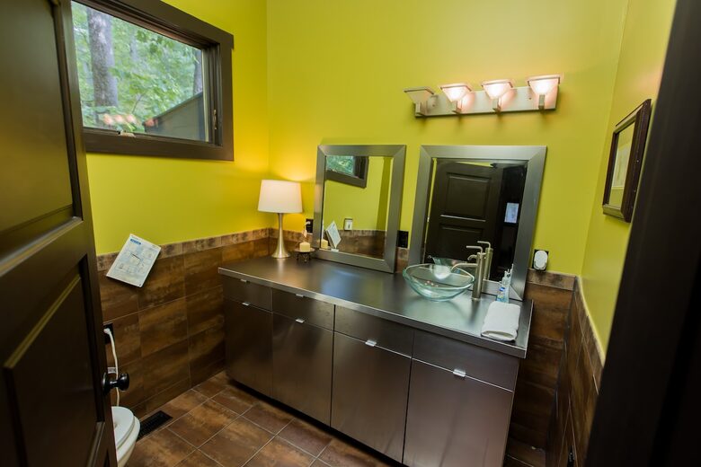 Architectural Retreat with Panoramic Views - Huddleston, Virginia