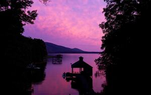 Architectural Retreat with Panoramic Views - Huddleston, Virginia