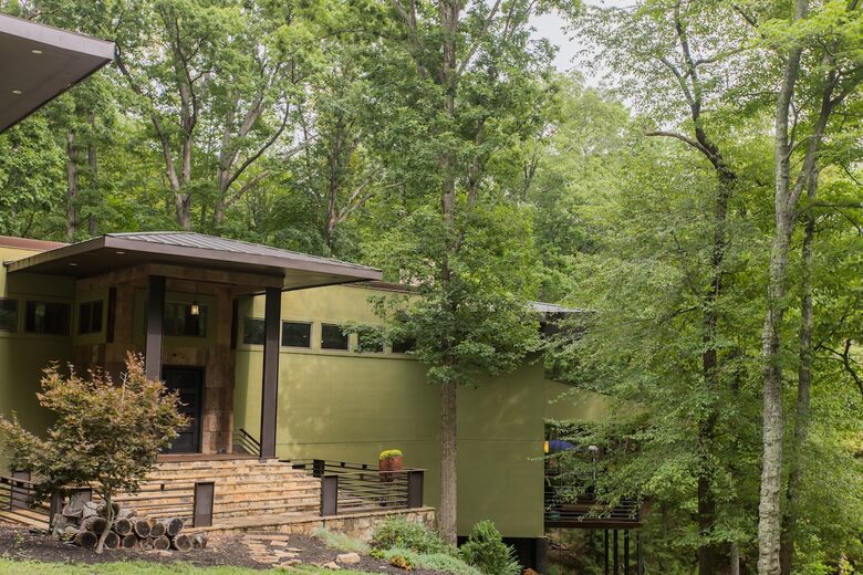 Architectural Retreat with Panoramic Views - Huddleston, Virginia