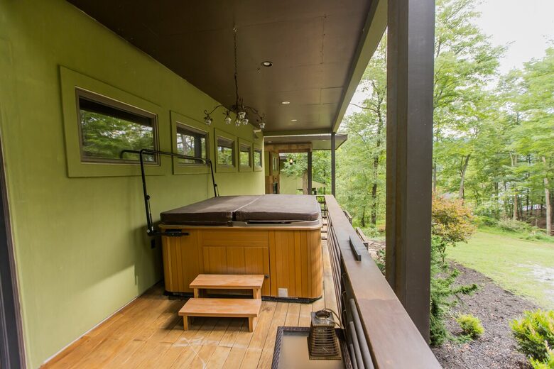 Architectural Retreat with Panoramic Views - Huddleston, Virginia