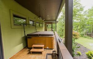 Architectural Retreat with Panoramic Views - Huddleston, Virginia