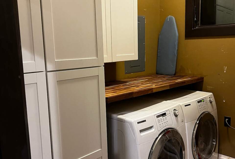 Architectural Retreat with Panoramic Views - Huddleston, Virginia