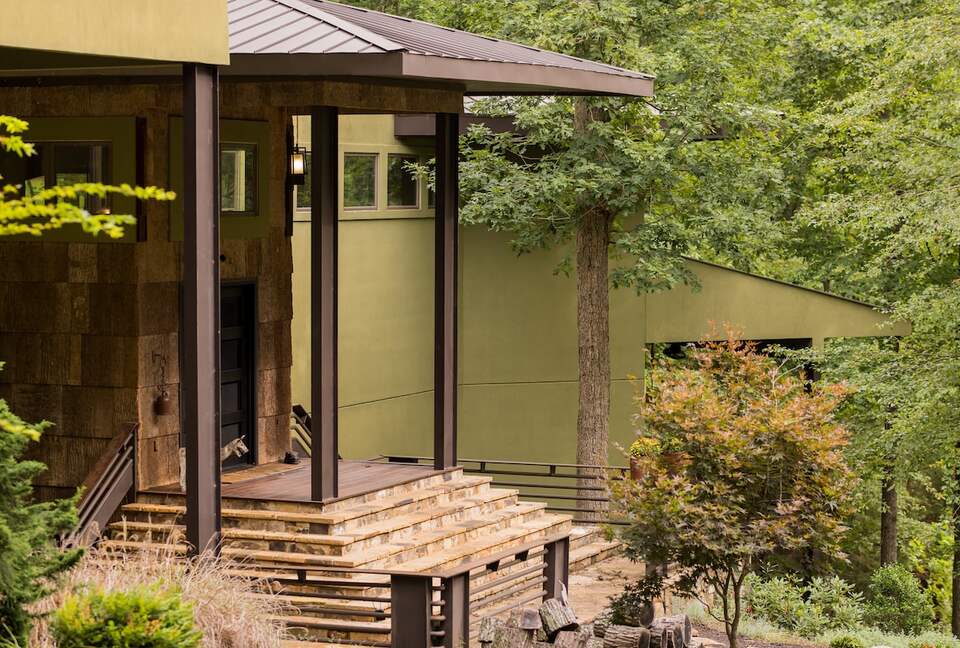 Architectural Retreat with Panoramic Views - Huddleston, Virginia