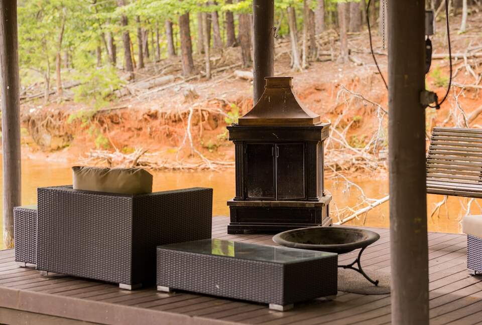 Architectural Retreat with Panoramic Views - Huddleston, Virginia