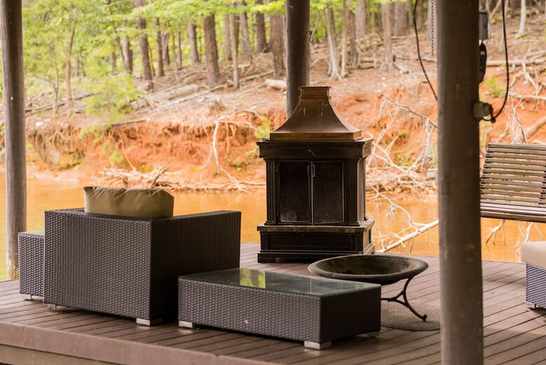 Architectural Retreat with Panoramic Views - Huddleston, Virginia