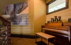 Architectural Retreat with Panoramic Views - Huddleston, Virginia