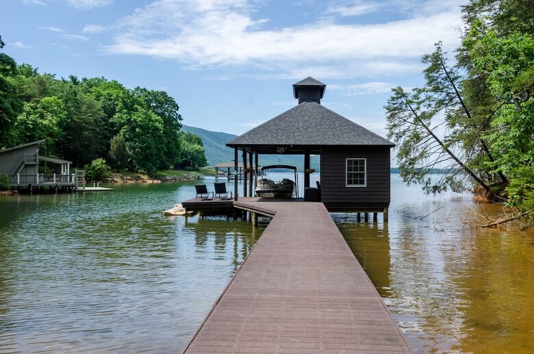 Architectural Retreat with Panoramic Views - Huddleston, Virginia
