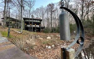 Architectural Retreat with Panoramic Views - Huddleston, Virginia