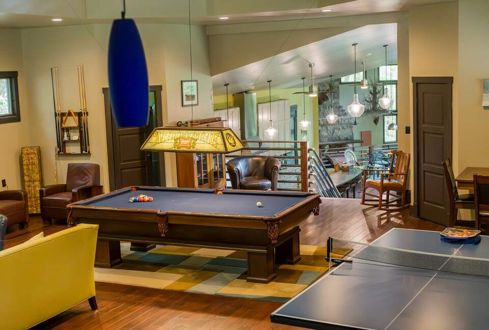 Architectural Retreat with Panoramic Views - Huddleston, Virginia