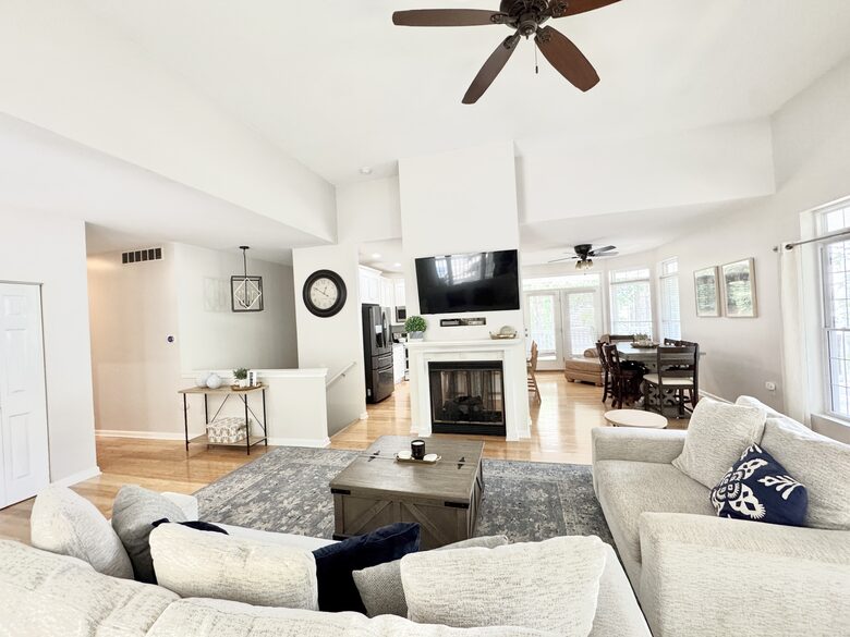 Peaceful Lake of the Ozarks Retreat with Wraparound Porch - Sunrise beach, Missouri