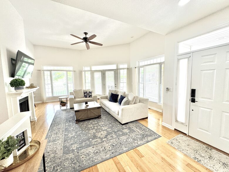 Peaceful Lake of the Ozarks Retreat with Wraparound Porch - Sunrise beach, Missouri