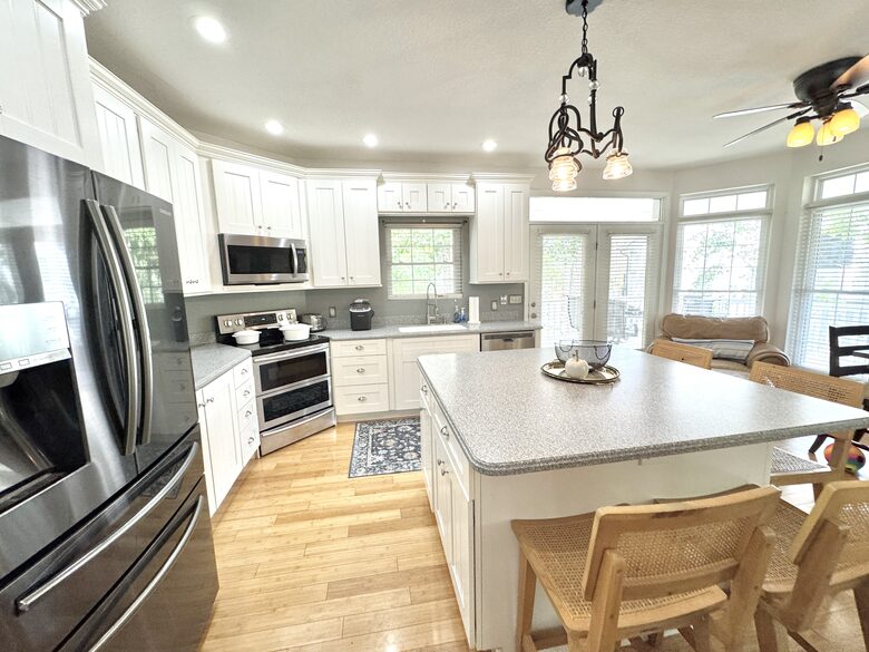 Peaceful Lake of the Ozarks Retreat with Wraparound Porch - Sunrise beach, Missouri