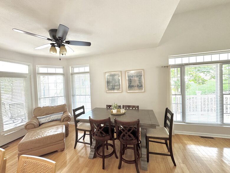 Peaceful Lake of the Ozarks Retreat with Wraparound Porch - Sunrise beach, Missouri