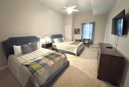 Lower level 2 full beds