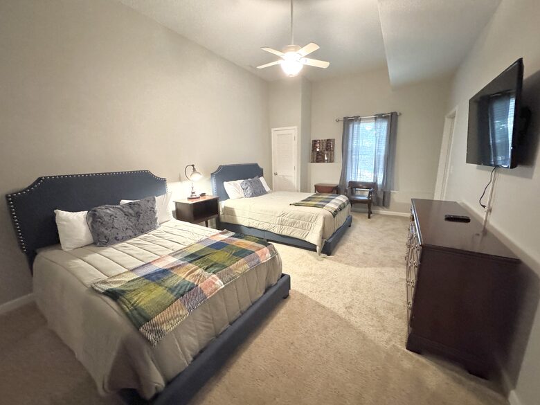 Lower level 2 full beds